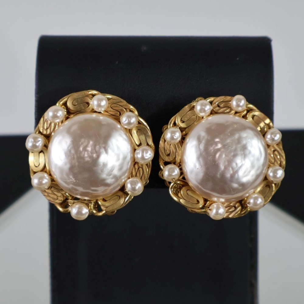 Vintage Miriam Haskell Faux Mabe Pearl Clip On Gold Tone Statement Earrings - Picture 1 of 7